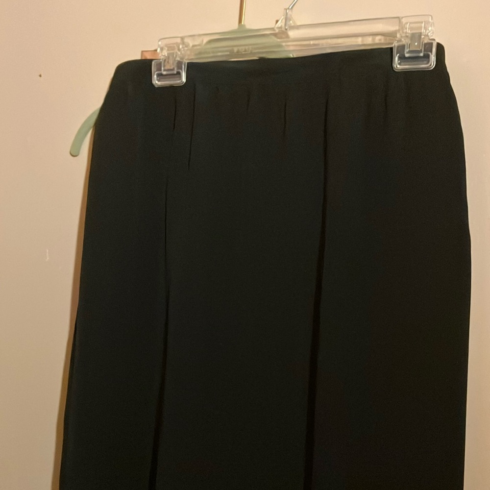 SKINN Black 28” thin flowing skirt